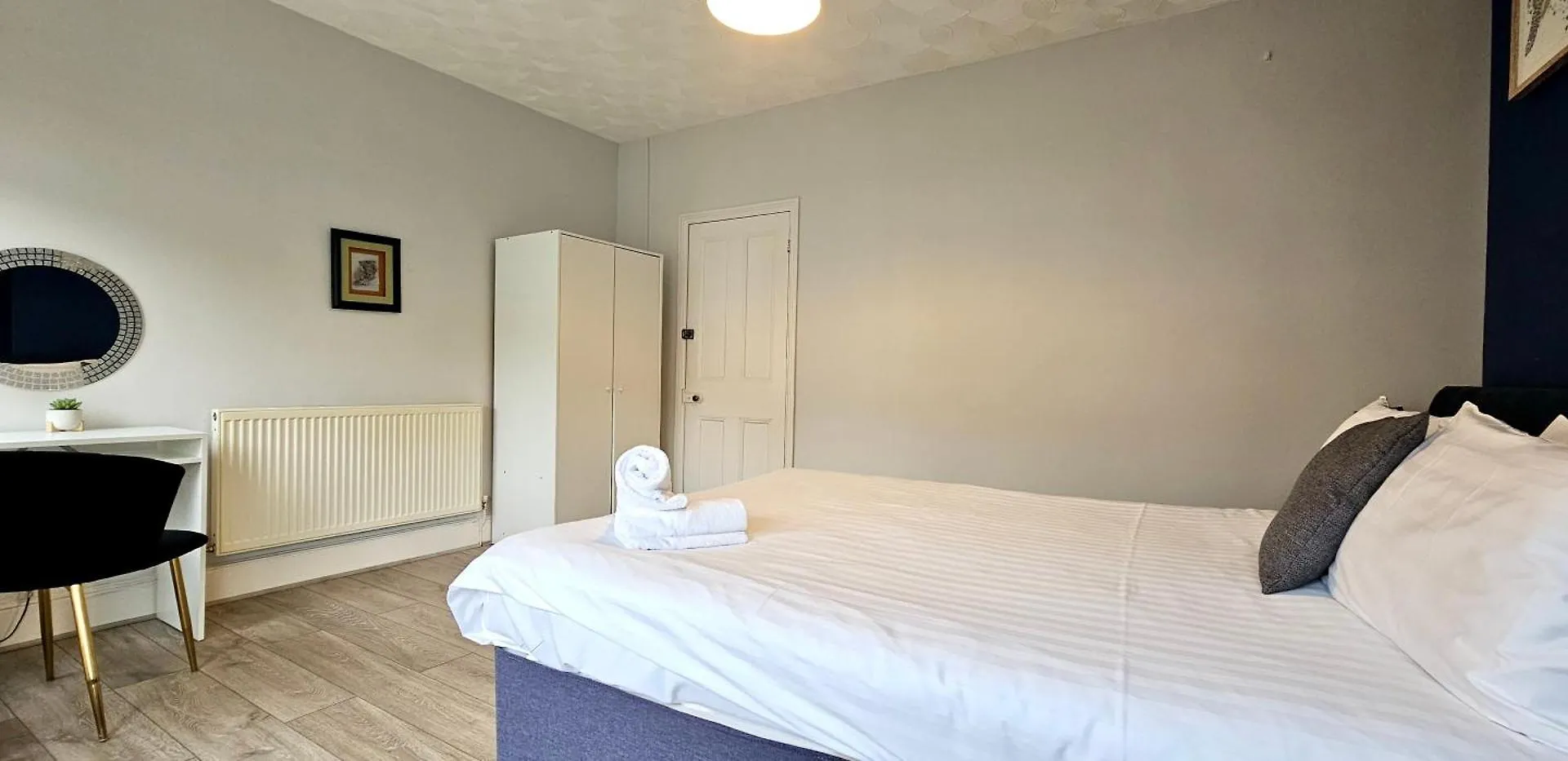 Apartment Ideal For Groups - 4 Bedrooms, 2 Bathrooms Cardiff